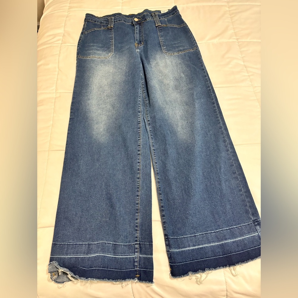 Women’s Wide-Leg Blue Denim Jeans